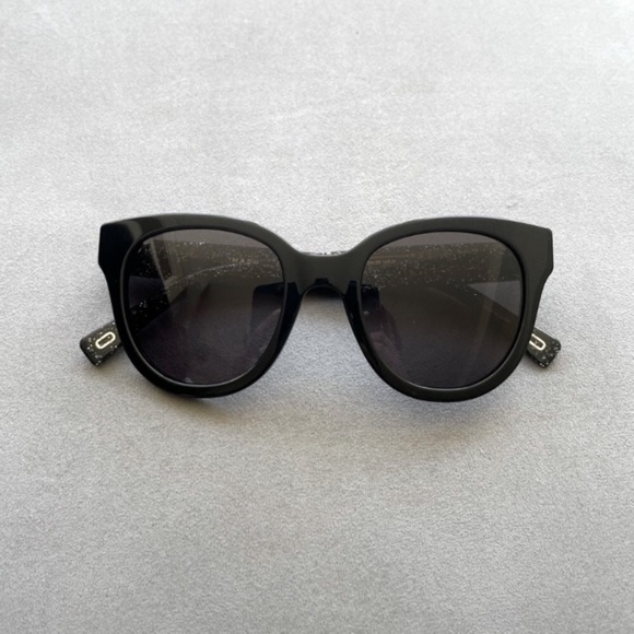 Marc Jacobs Accessories - Marc Jacobs Semi Cat Eye Sunglasses Marc 231/S